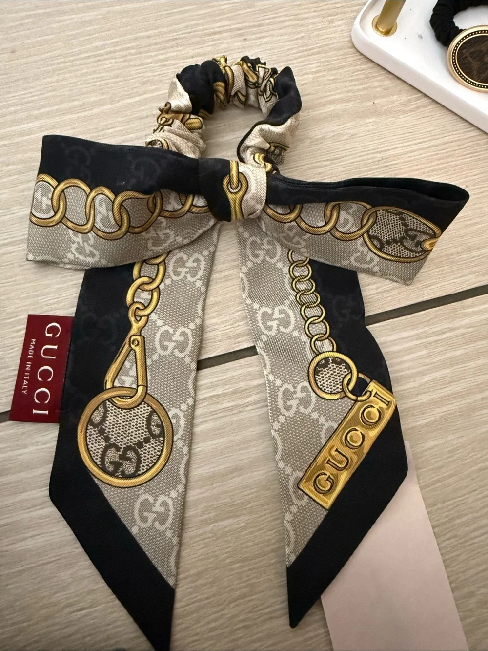 New with box GG Gucci chain silk scrunchie